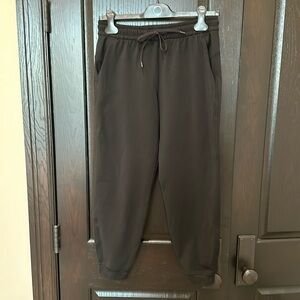 Lululemon classic Fit Joggers. Size 6. Black.